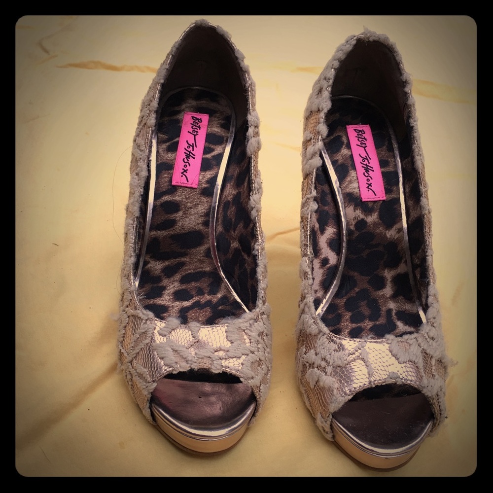 B.J shoes 3.5 high leopard insole, tannish lace
