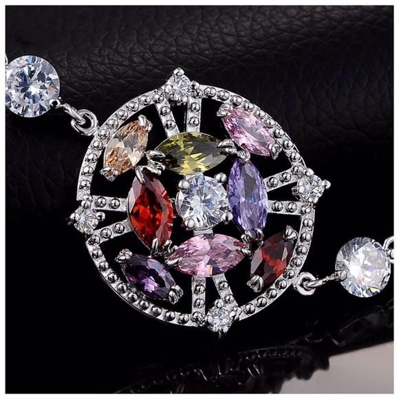 🎁 Swarovski Crystals The Nidia Colorful Bracelet - Picture 3 of 6