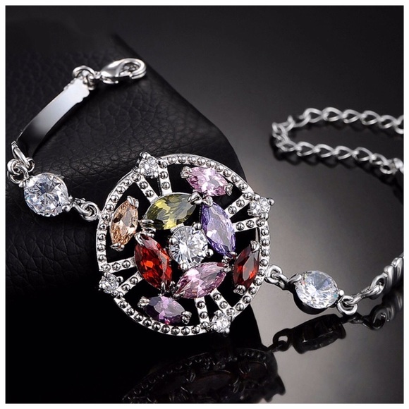 🎁 Swarovski Crystals The Nidia Colorful Bracelet - Picture 5 of 6