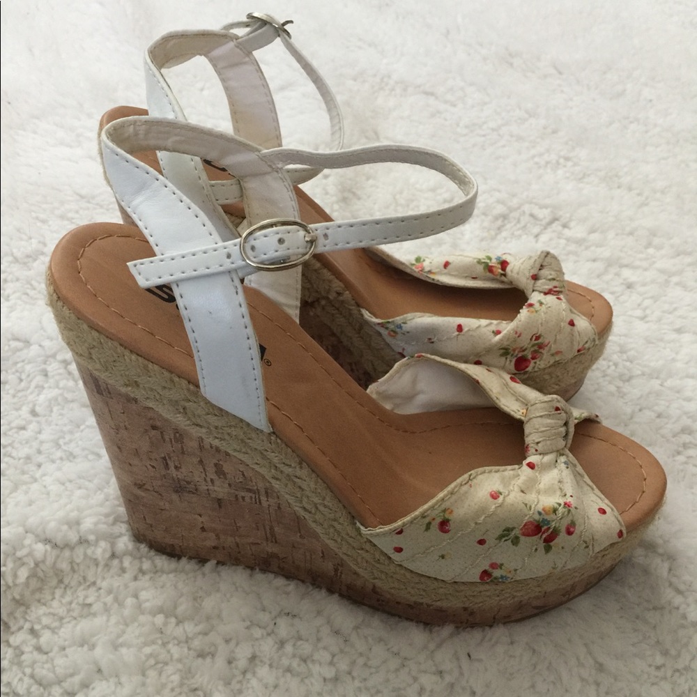 SODA | pinup wedges