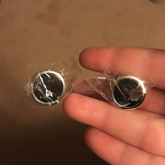 Silver metal and black onyx cuff links - Picture 1 of 6