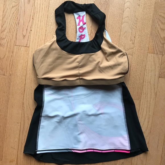 This item can be found in the @karmaco closet now. - Picture 4 of 8