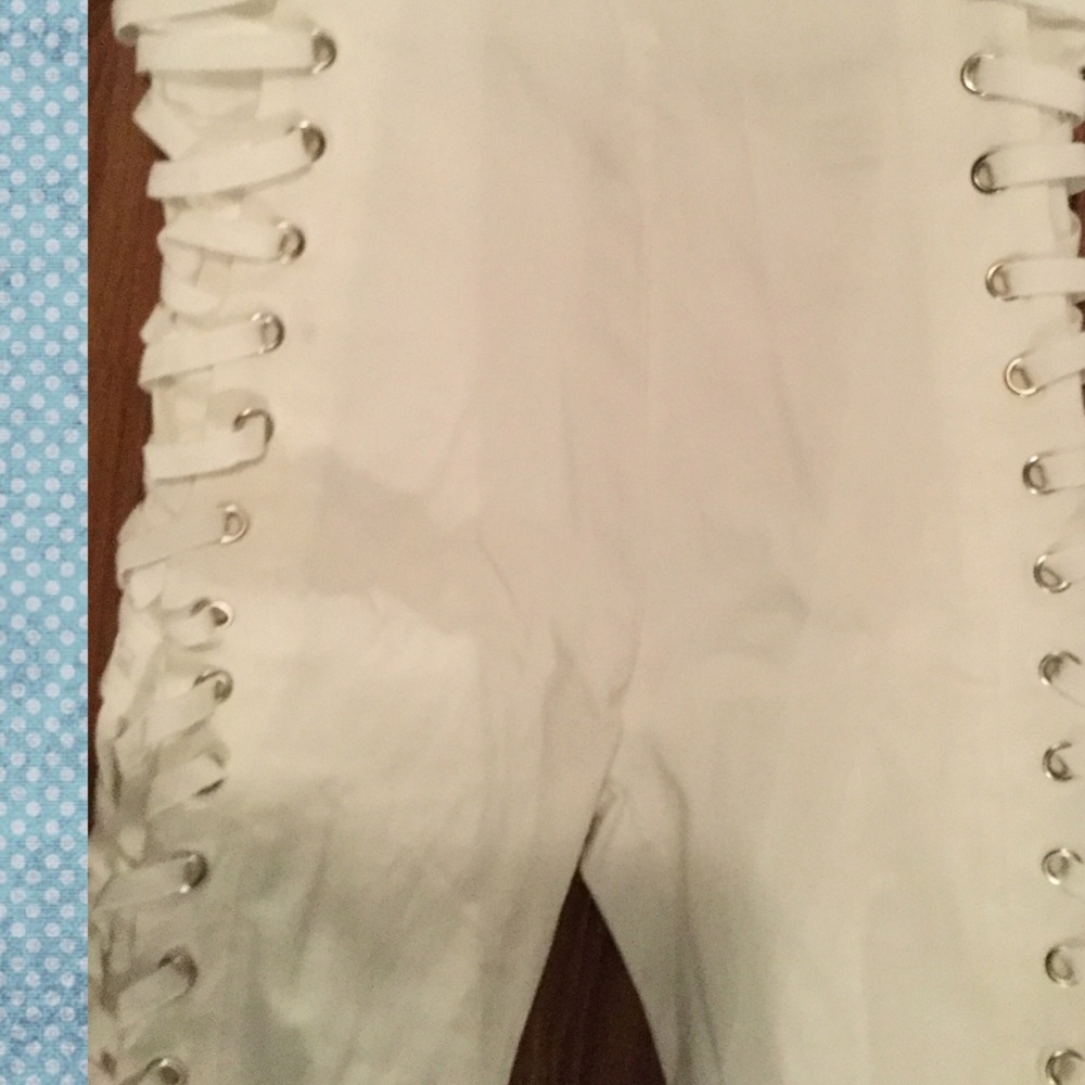 1 LEFT! SMALL!ORIGINALLY $49 LACE UP LEGGINGS - Picture 4 of 4