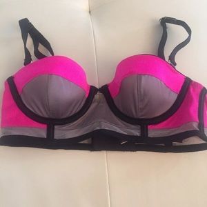 Victoria Secret very sexy bra 32 B