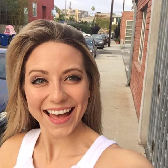 Meet your Posher, Courtney - Picture 1 of 1