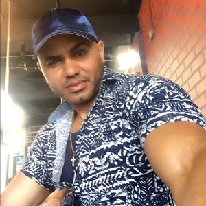 Meet your Posher, Javier