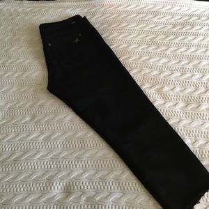 Black cropped Emma dl1961 w/raw hem sz 31