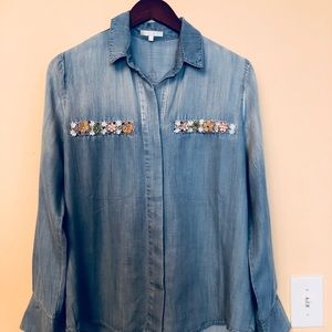 Women’s size M Shirt with Sparkling Rhinestons