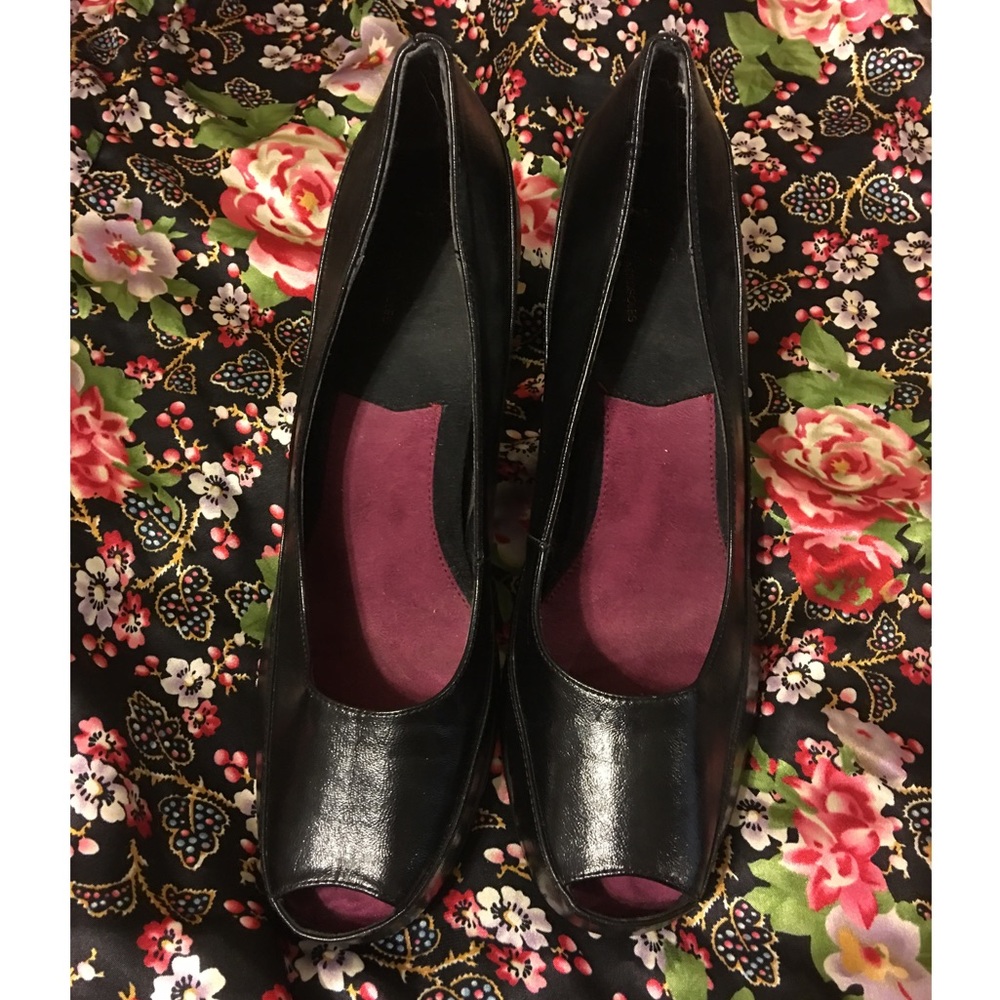Aerosoles Big Ben Black Peep Toe Pumps