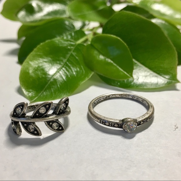 ✨FLASH SALE ✨ 2 silver rings - Picture 1 of 1