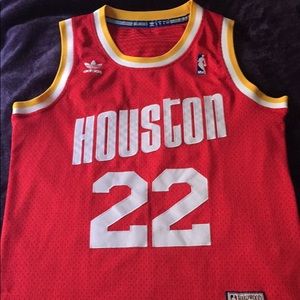 Throwback Clyde The Glide NBA Jersey!