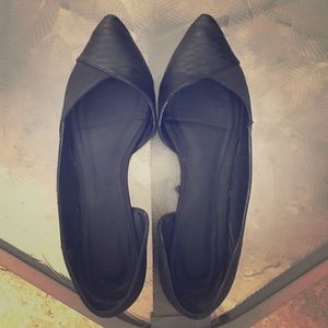 Nine West Black Pointed Toe Flats ❤️