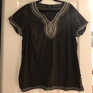 18W Brown VGUC embroidered top