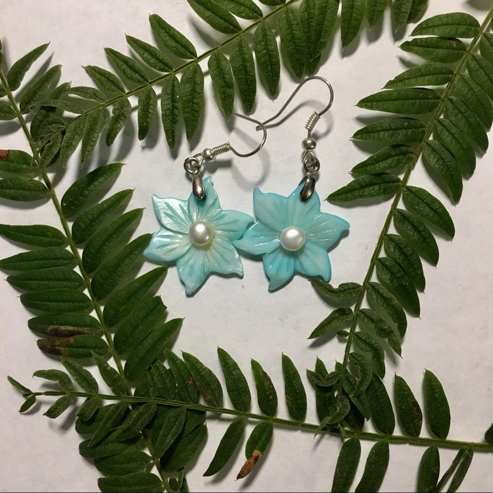 Genuine pearl & mother of pearl earrings