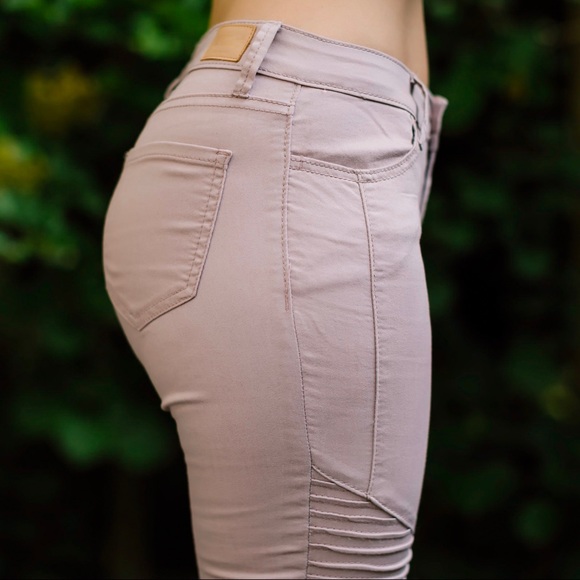 SoldOut11thStreet - Picture 3 of 6