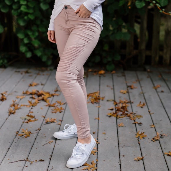 SoldOut11thStreet - Picture 2 of 6