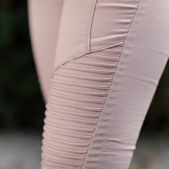 SoldOut11thStreet - Picture 4 of 6