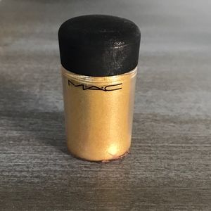 MAC Cosmetics- Gold Lemon Pigment