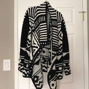 Aztec print sweater wrap