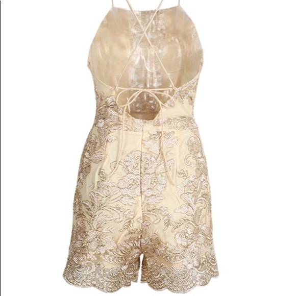 Backless lace party romper. - Picture 3 of 5