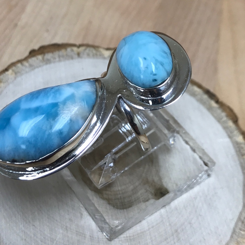 Ring - Picture 2 of 7