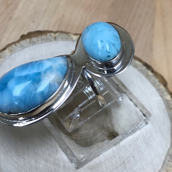 Ring - Picture 2 of 7