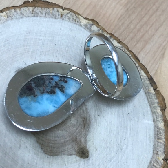 Ring - Picture 4 of 7