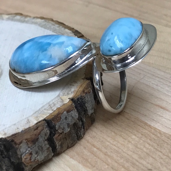 Ring - Picture 5 of 7