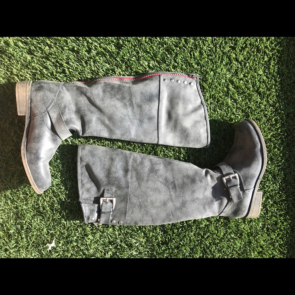 NWOT Steve Madden Grey Zip Back Boots