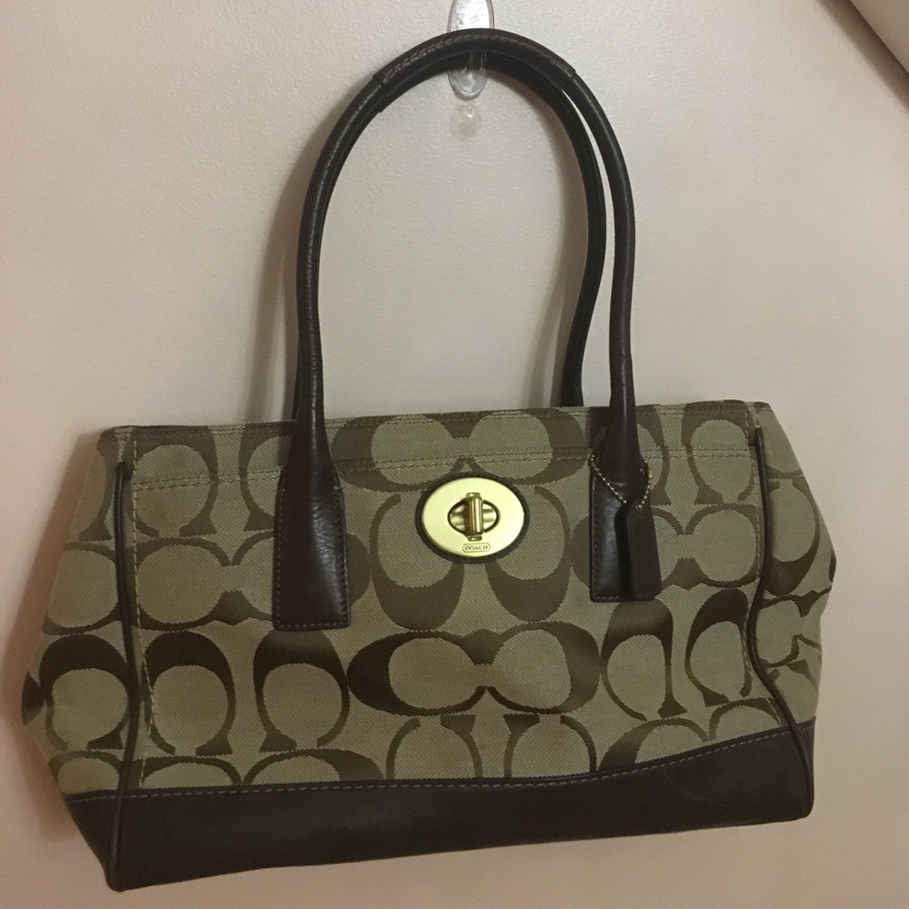 Basically New Vintage Coach Bag