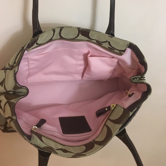 Basically New Vintage Coach Bag - Picture 5 of 8