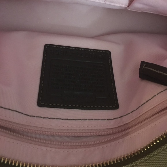 Basically New Vintage Coach Bag - Picture 6 of 8