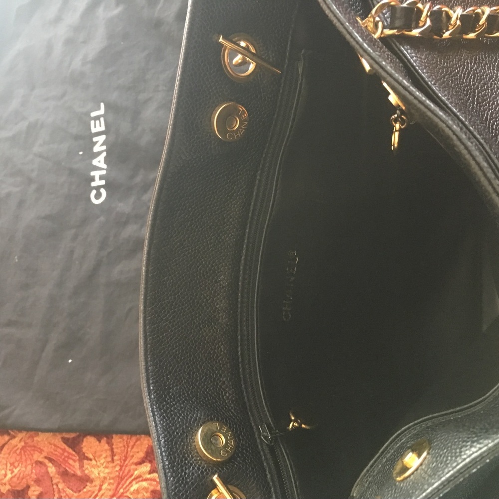 Authentic Chanel - Picture 5 of 8