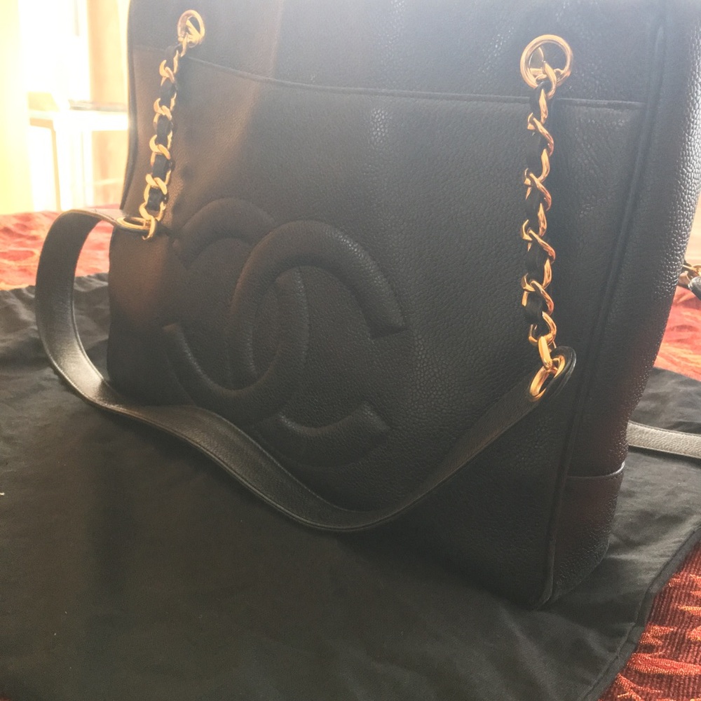 Authentic Chanel - Picture 7 of 8