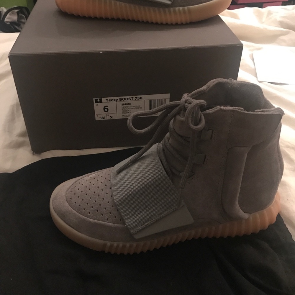 Yeezy boost 750 grey / glow in the dark