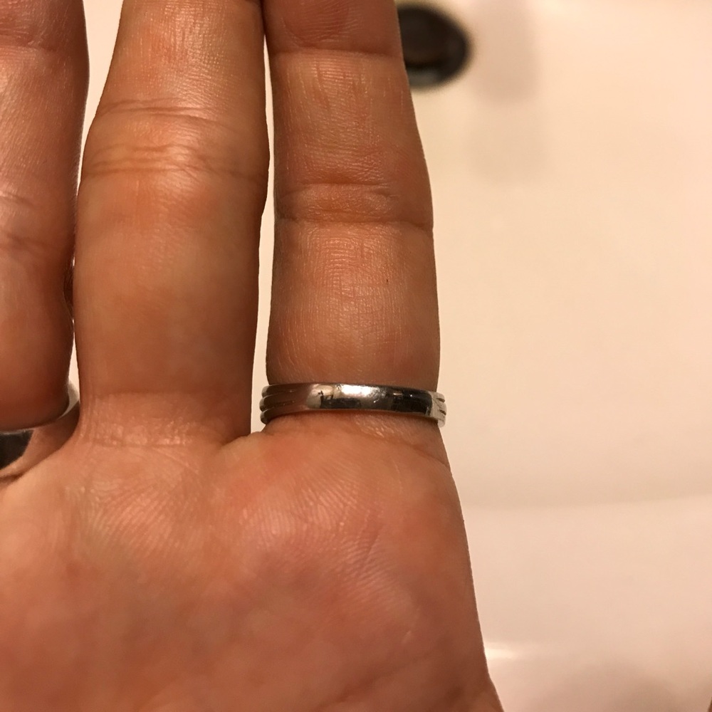 Sterling ring - Picture 2 of 3