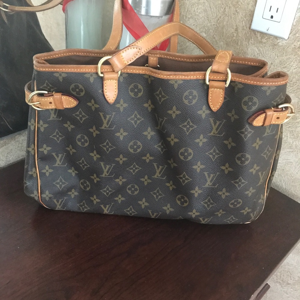 Authentic Louis Vuitton! New barley used.