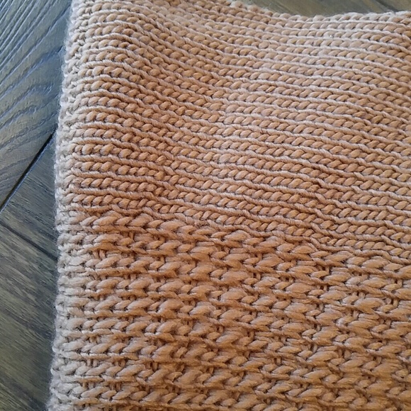 Oversized dark camel infinity scarf - Picture 3 of 3