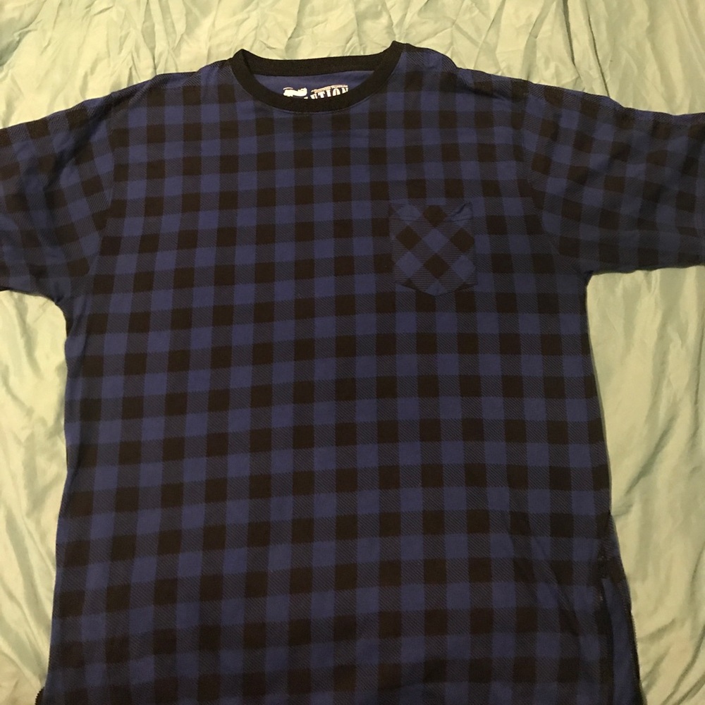 Elongated zipper tee shirt