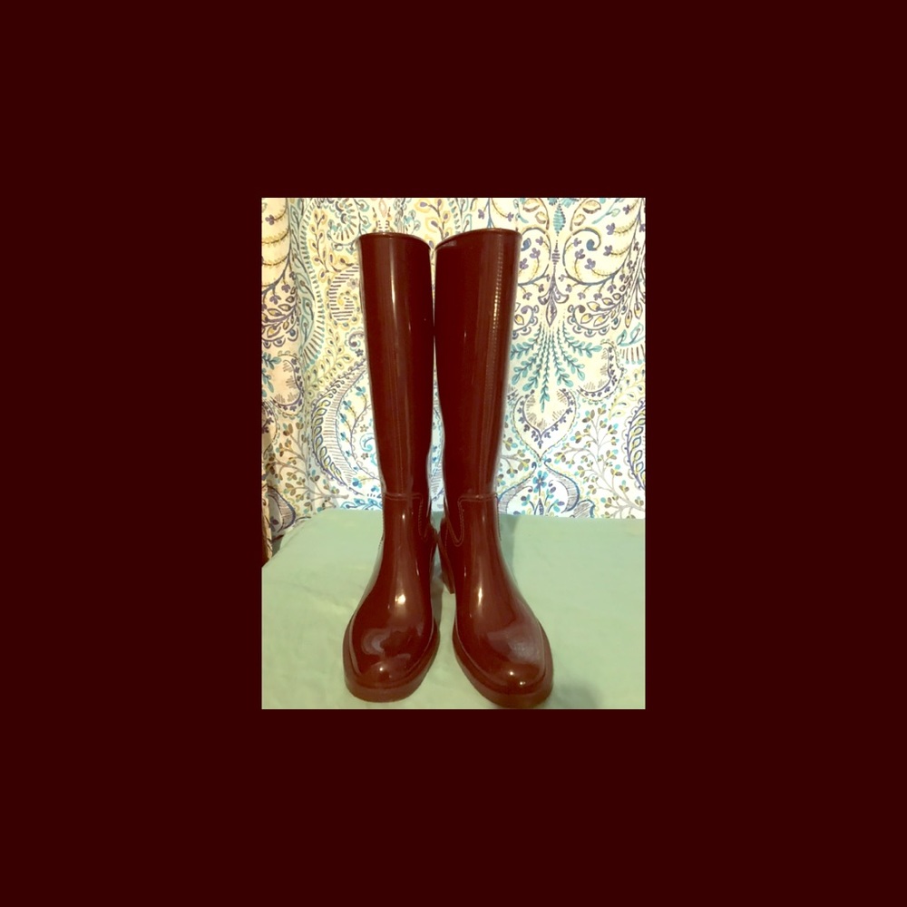 GUCCI RAIN BOOTS~Authentic Size Euro 37 (7 US)