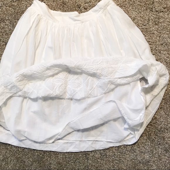 A) Anthropologie Floreat flower embroidered skirt - Picture 5 of 8