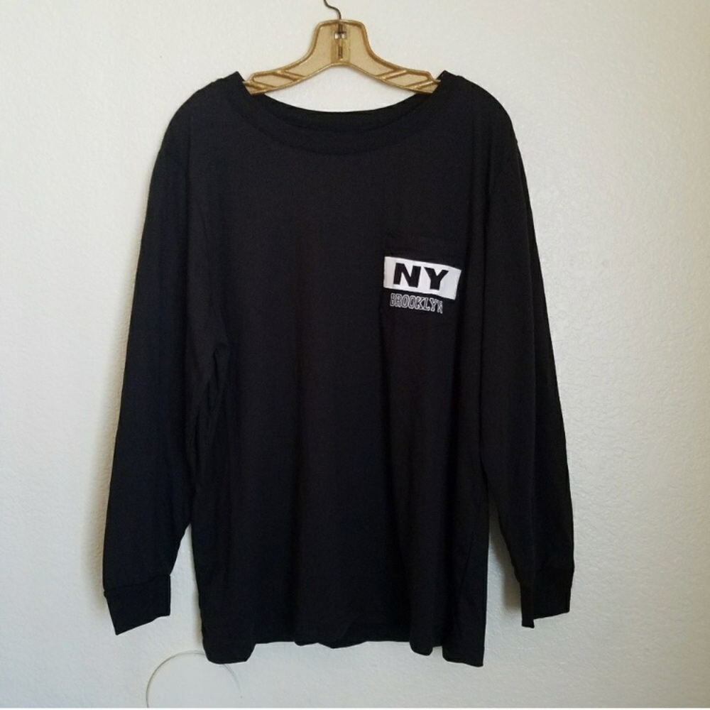 Long sleeve tee shirt