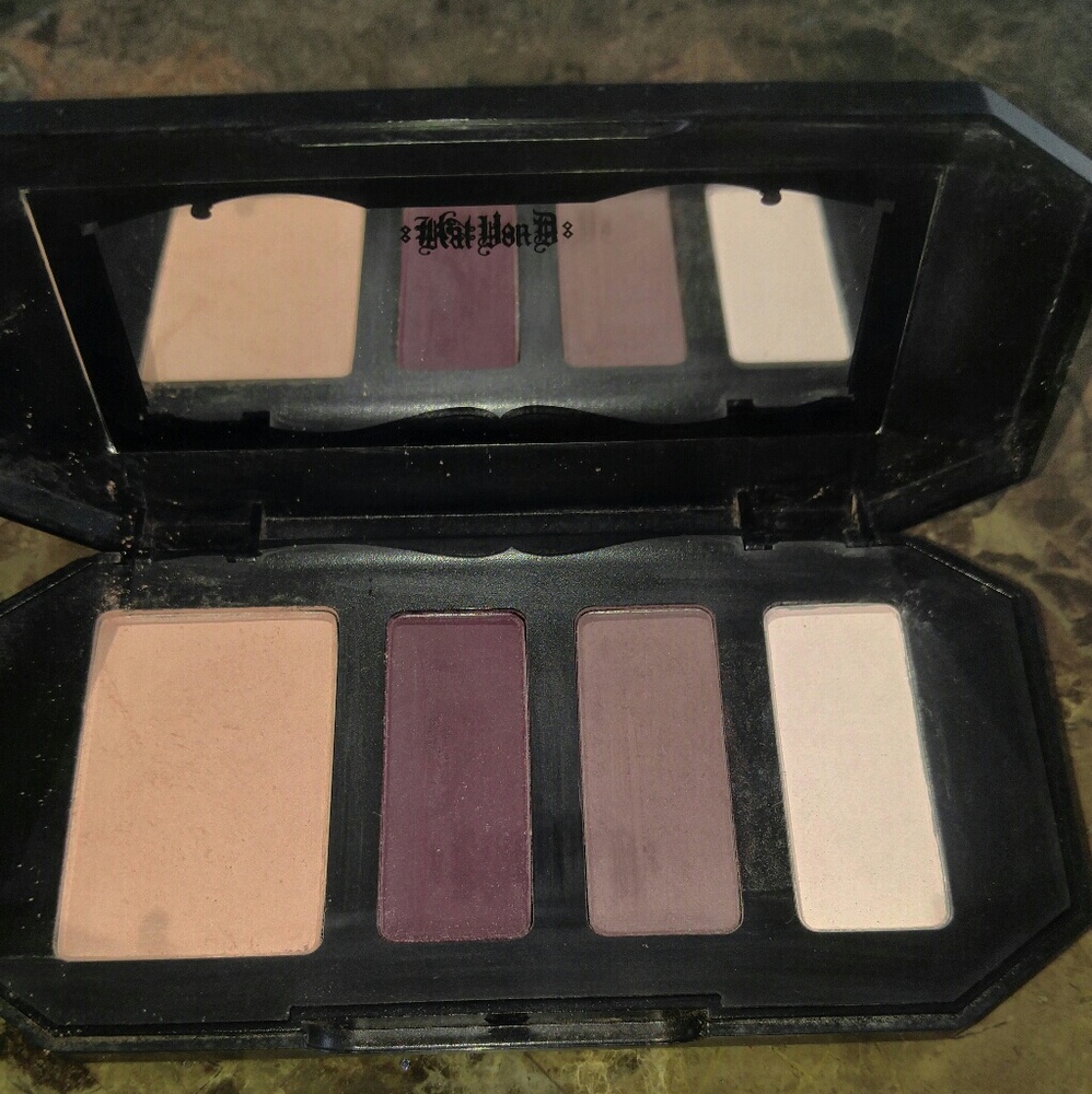 Kat Von D Shade & Light Plum Palette