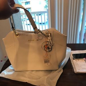 Michael kors hand bag