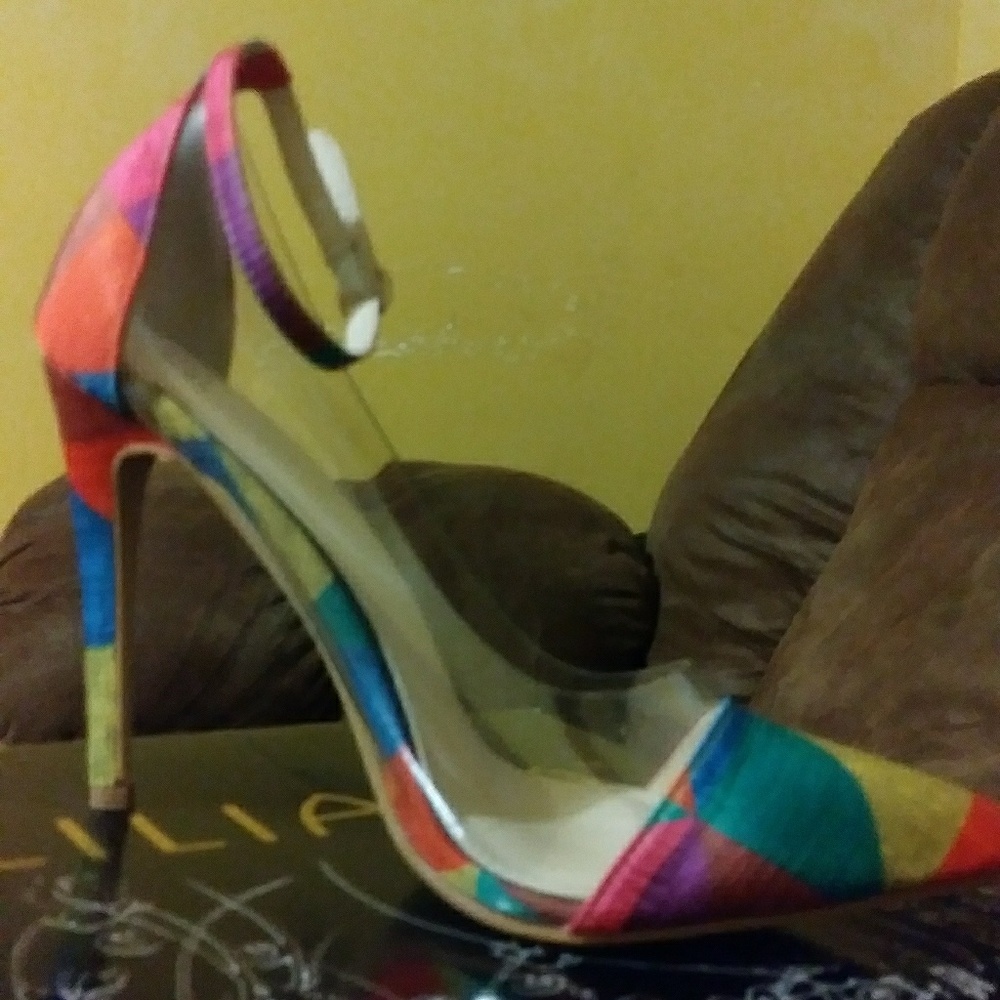 Size 8 1/2 Ladies shoe
