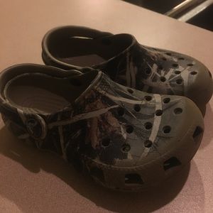 Kids camo crocs