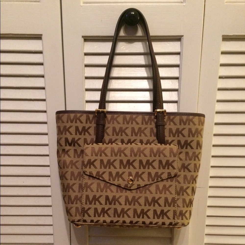 NWOT Michael Kors handbag  BRAND NEW