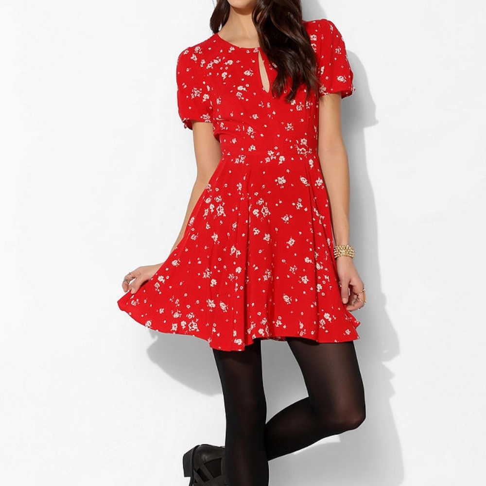 UO Kimchi Blue Floral Ruby Keyhole Dress 4 new