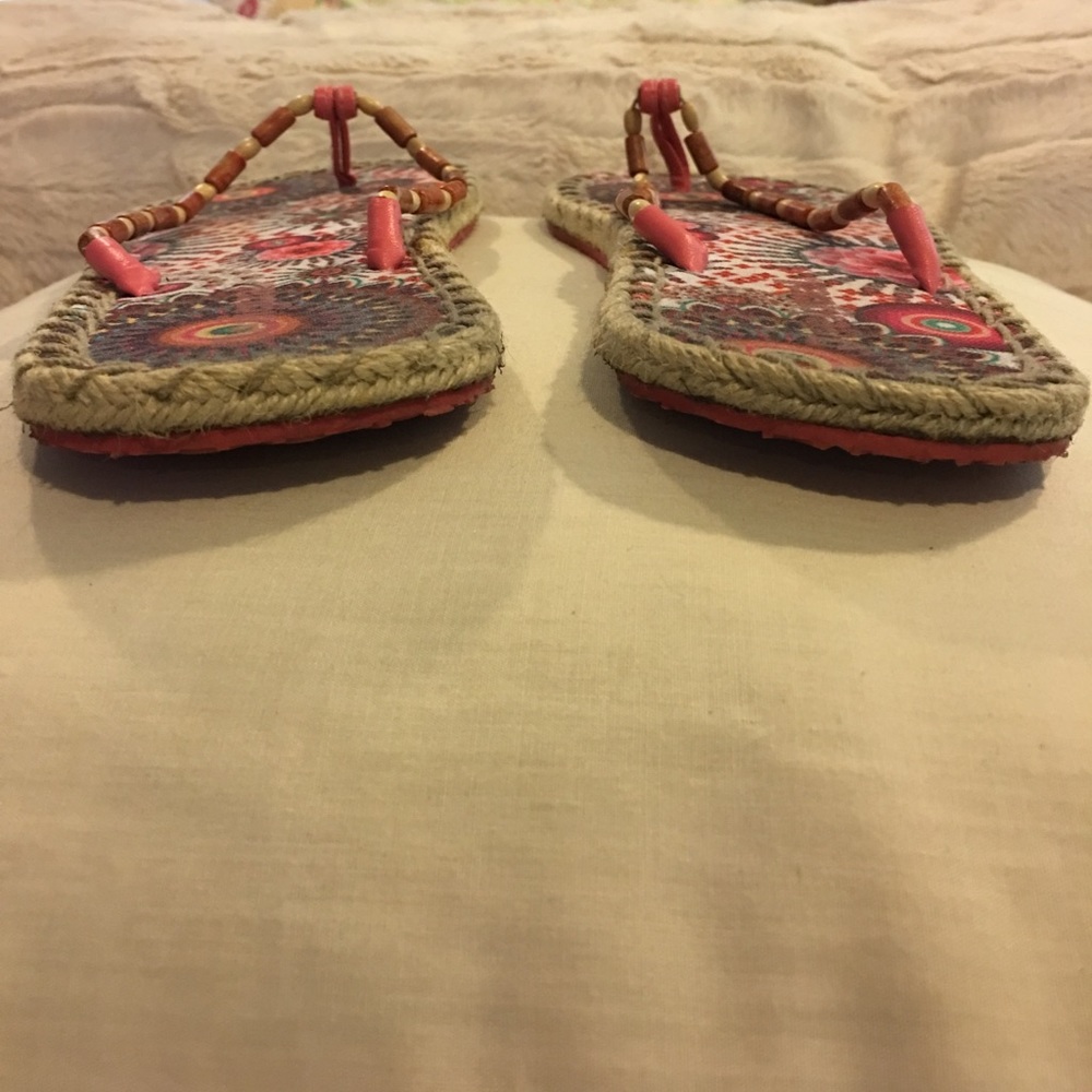 Sandals - Picture 2 of 6