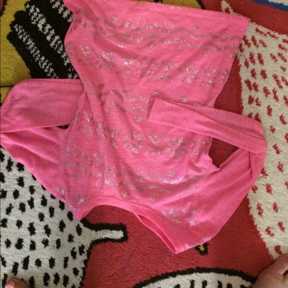 Cute pattern top - Picture 2 of 3